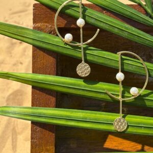 Elegant Geometric Gold Dangle Earrings with Pearls